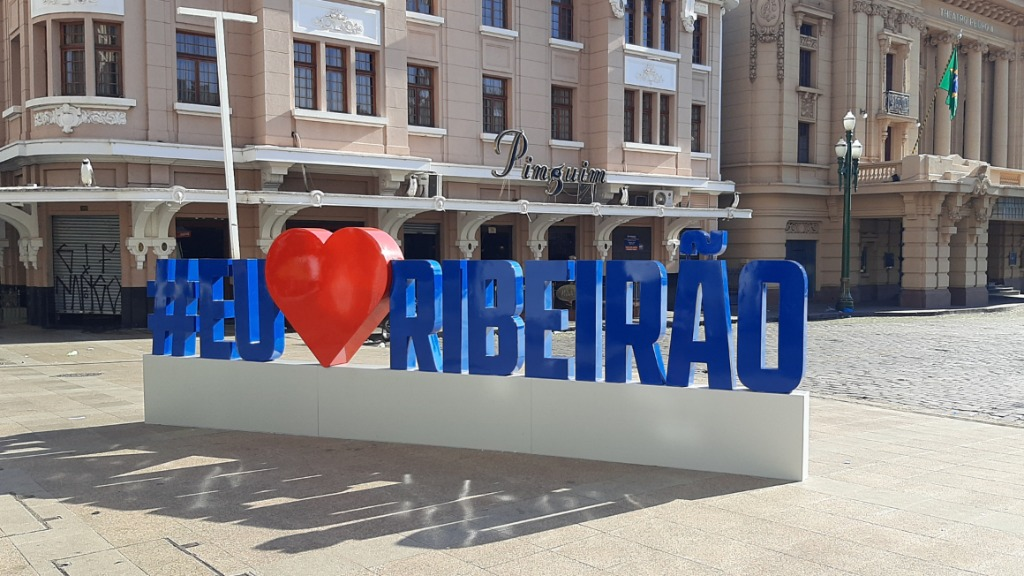 #EuLoveRibeirão sign at Quarteirão Paulista
